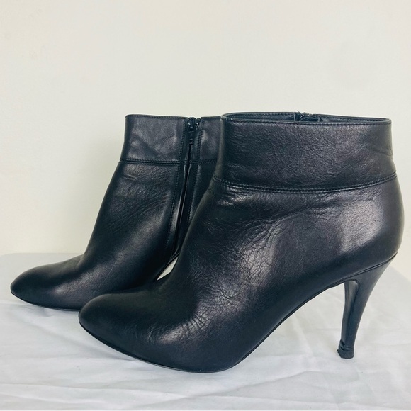 J. Crew made in Italy black leather heeled ankle booties. Size 8.5 - Picture 2 of 8